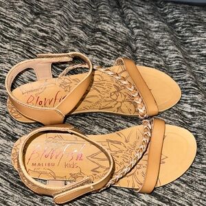 Blowfish Malibu Kids Size 3 Tan Rose Gold Metallic Sandals